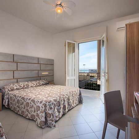 Hotel Vallechiara Лидо-ди-Савио Экстерьер фото