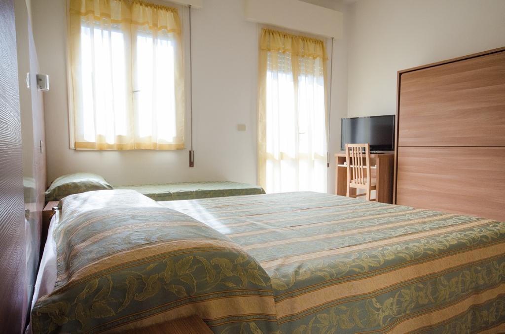 Hotel Vallechiara Лидо-ди-Савио Экстерьер фото
