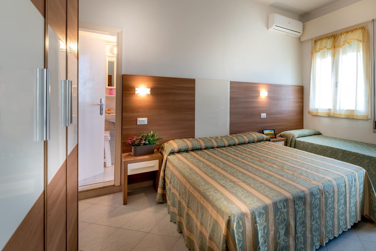 Hotel Vallechiara Лидо-ди-Савио Экстерьер фото
