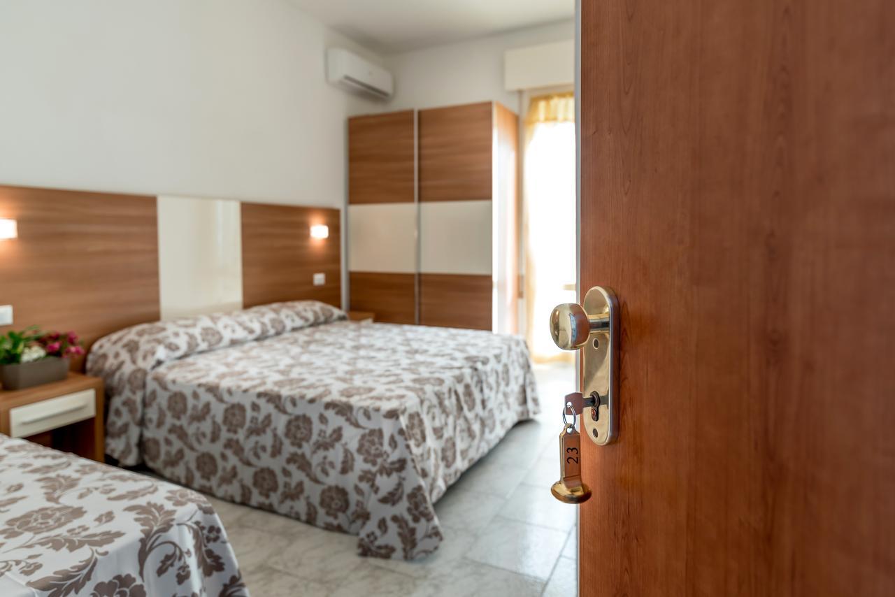 Hotel Vallechiara Лидо-ди-Савио Экстерьер фото
