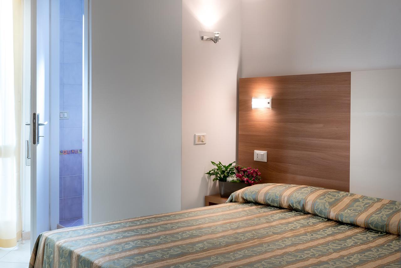 Hotel Vallechiara Лидо-ди-Савио Экстерьер фото