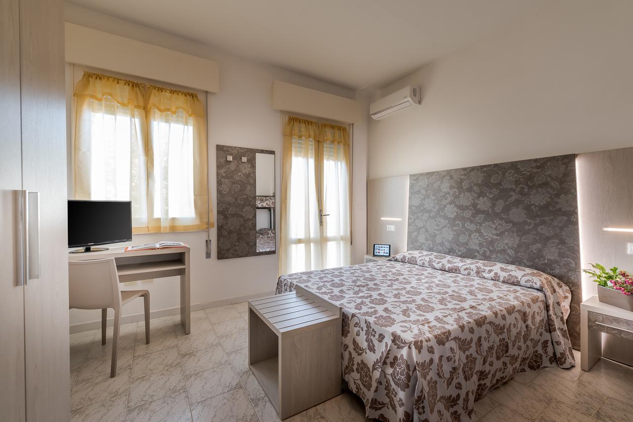 Hotel Vallechiara Лидо-ди-Савио Экстерьер фото